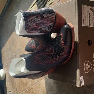 Ariat Dixon Chimayo size 8 5